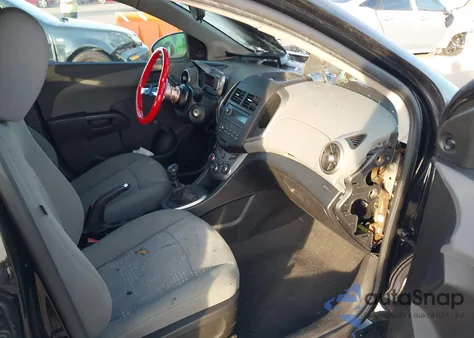 2016 Chevrolet Sonic Ls Manual из США, поврежденный, VIN 1G1JB5SG1G4165122